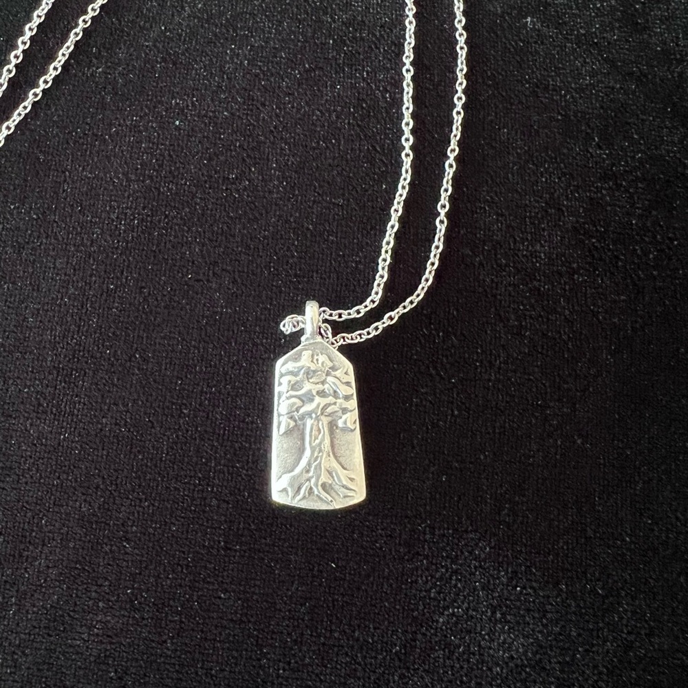 Satya Jewelry Silver Tree Pendant on Chain